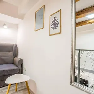  Apartment Apartma N'poznam Tobacna