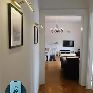  Apartment Cosy Resy Place